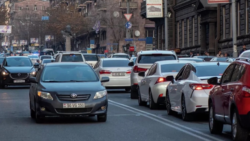 Անձնական մեքենաների սահմանափակում. ինչպե՞ս է լուծվելու Երևանի խցանումների հարցը