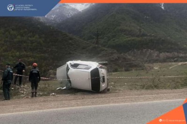 Քաջարան-Կապան ավտոճանապարհին «Honda»-ն դուրս է եկել ճանապարհի երթևեկելի հատվածից և կողաշրջվել