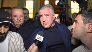 Ինչքան էլ սևացնեն… թքած ունեմ իրենց վրա էլ, իրենց էլեկտրացանցի վրա էլ. մեր եկեղեցու, ժողովրդի կողքին եմ. Սամվել Կարապետյան