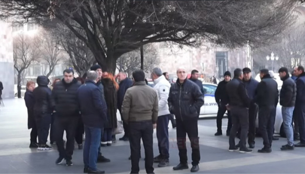 «Իրավունք». Հրահանգավորել են իրենց հաճախորդ ուժերին ու դեմքերին, մտնել պայքարի մեջ, բայց իրենց օրակարգով