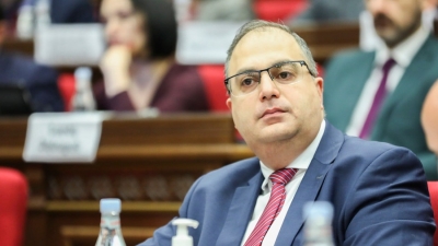 «Ես կնոջ ազգանուն վերցնո՞ղ տղա եմ». «Հրապարակ»