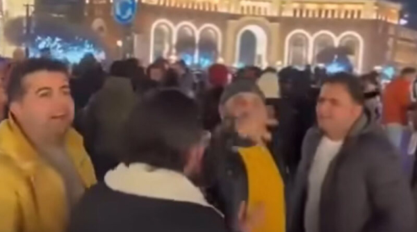 Քիչ է հավանական` պատահականություն լինի․ իրանագետը՝ Հրապարակում ադրբեջաներեն երգելու մասին