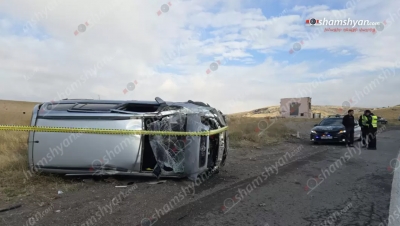 Կոտայքում «Opel Zafira»-ն բախվել է հողաթմբերին և կողաշրջվել. կան տուժածներ