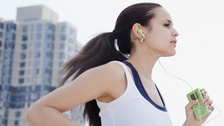 Վազքի ժամանակ ռիթմիկ երաժշտությունն օգնում է կանանց ավելի երջանիկ զգալ․ FSAL