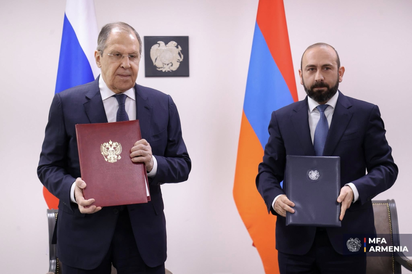 ՀՀ և ՌԴ ԱԳ նախարարները ստորագրեցին երկու արտաքին քաղաքական գերատեսչությունների 2025-2026 թթ. խորհրդատվությունների պլանը