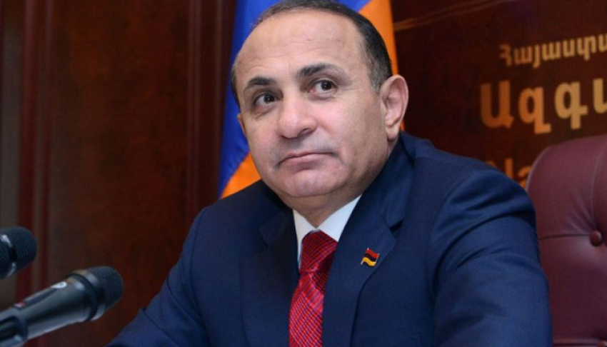 Փոխվել է նախկին վարչապետ Հովիկ Աբրահամյանի խափանման միջոցը