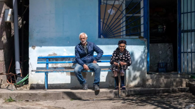 Նույն հայը չե՞նք, 070 կոդն ի՞նչ կապ ունի․ ինչպես են արցախցիները հարմարվել Բերդում