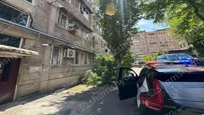 Երևանում տղամարդը լվացք փռելիս 5-րդ հարկից ընկել է. նրան հասցրել են հիվանդանոց