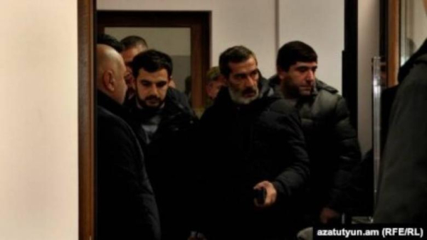 Փակ հանդիպումից հետո իշխանությունը գործի է անցել. «Հրապարակ»
