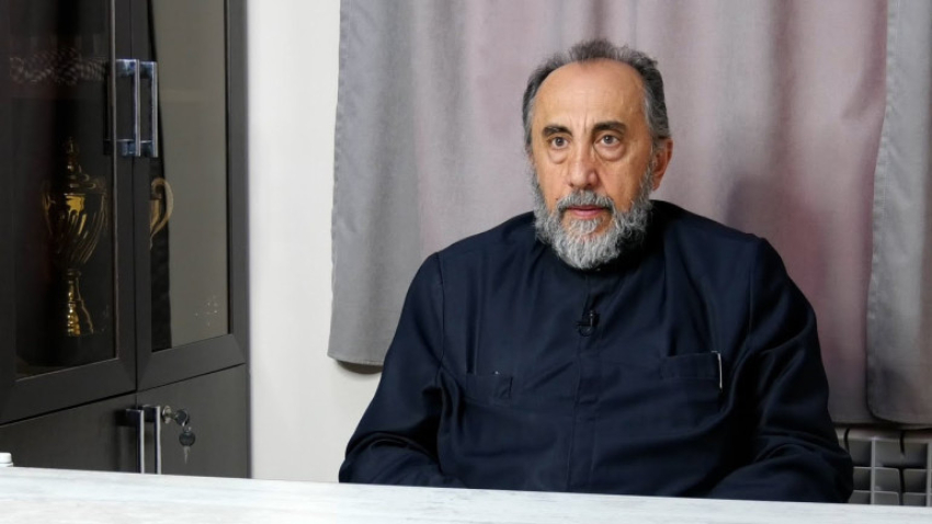 Միքայել սրբազանը կմնա կալանքի տակ