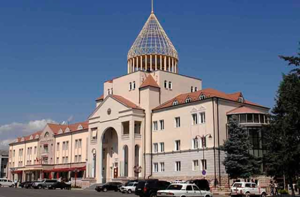 Արցախի պետական ինստիտուտները կշարունակեն գործել․ ընդունվել է սահմանադրական փոխփոխությունների նախագիծ