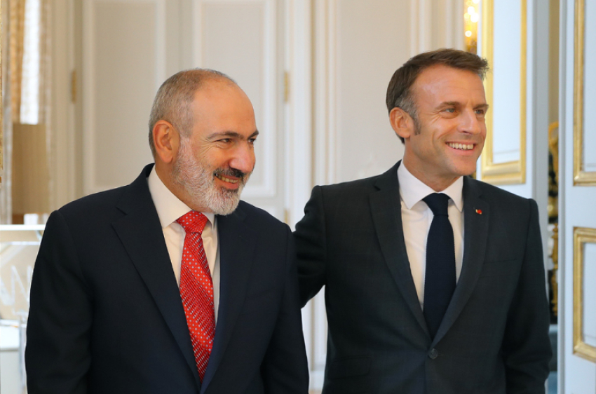 Մակրոնը Նիկոլին Նոբելյան մրցանակ է խոստացել. Ֆարմանյան