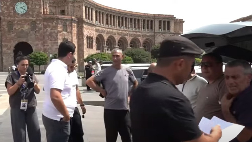Վարորդների բողոքի ակցիան Հանրապետության հրապարակում (ուղիղ)