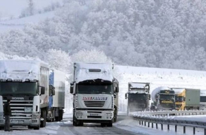 Վերին Լարսում մոտ 700 հայկական բեռնատար է կուտակվել