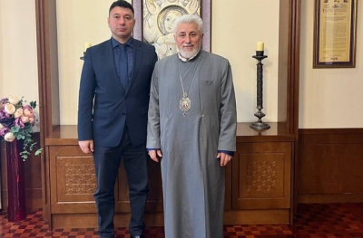 Շարմազանովը ՌԴ հայոց թեմի առաջնորդի հետ քննարկել է հայ-ռուսական բարեկամությանն առնչվող հարցեր