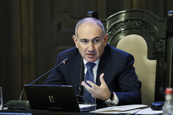 «Իրավունք». Փաշինյան Նիկոլը որոշել է գարնանն ընդառաջ «ուբորկա» անել թիմում
