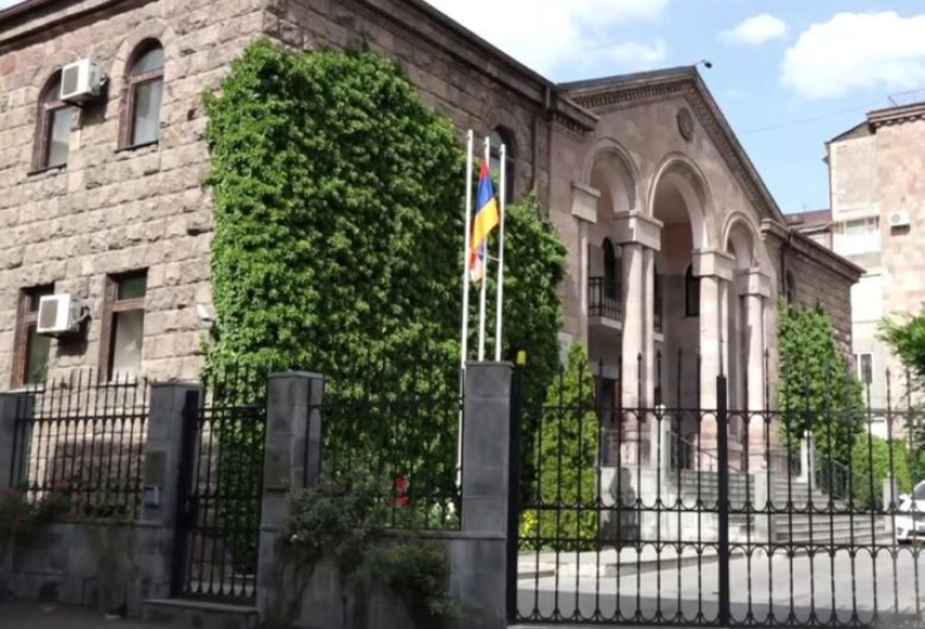 Արցախի ներկայացուցչության շենքը որևէ այլ մարմնում կամ անհատի մոտ գրավադրված չէ. փաստաբան