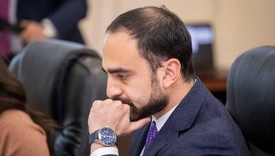 Տիգրան Ավինյանը մեն–մենակ է մնացել․ «Հրապարակ»