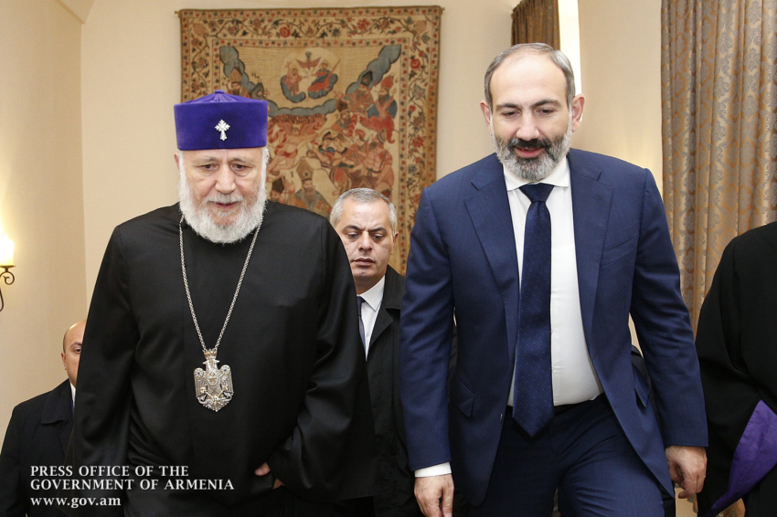 «Եթե Կտրիճ Ներսիսյանը չհեռացավ Վեհարանից, իրար հետ եղբայրաբար կհեռացնենք»․ Փաշինյանը՝ ամուսնացյալ քահանաներին