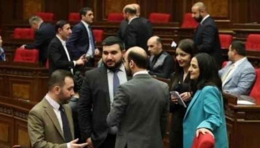 «Իրավունք». ՔՊ–ում կամաց–կամաց միանում է «իրար ուտելու» մեխանիզմը