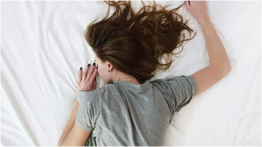 Ինչպես մեկ շաբաթում բարելավել քունը