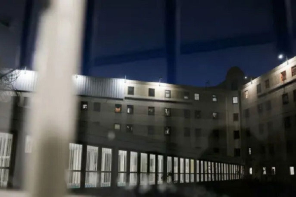 Զանգվածային հարձակումներ ֆրանսիական բանտերի վրա. BBC