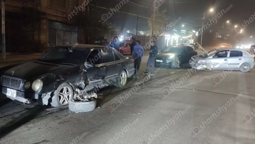 Երևանում «Opel Astra»-ն բախվել է «Toyota»-ին, «Mercedes»-ին, «Tesla»-ին և «Chevrolet Volt»-ին