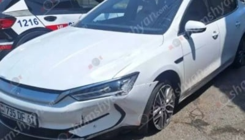 15-ամյա վարորդը «BYD»–ով հայտնվել է հետիոտնի համար նախատեսված մայթին և բախվել նստարանին․ կա 2 տուժած