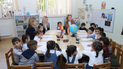 Բելգիայի թագուհին Ծաղկունք համայնքում ծանոթացել է նախադպրոցական կրթության բարեփոխումներին