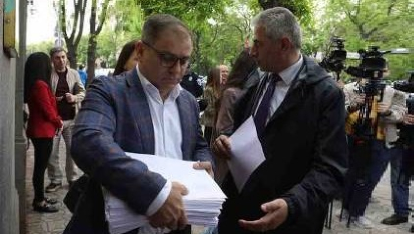 «Հրապարակ». ՔՊ-ում հասկանում են, որ կայծից ամեն րոպե կարող է կրակ բռնկվել, եւ փորձում են անլրջացնել գործընթացը