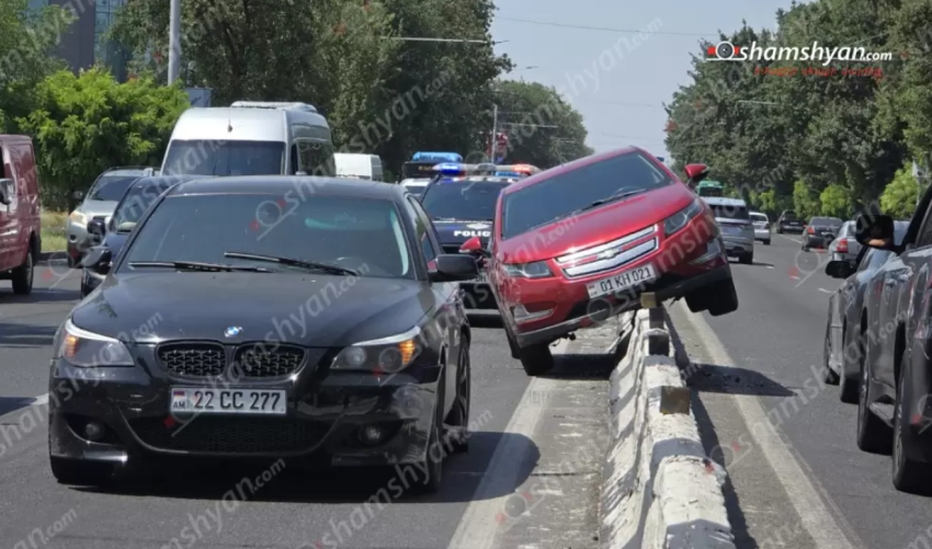 Երևանում մեքենաներ են բախվել