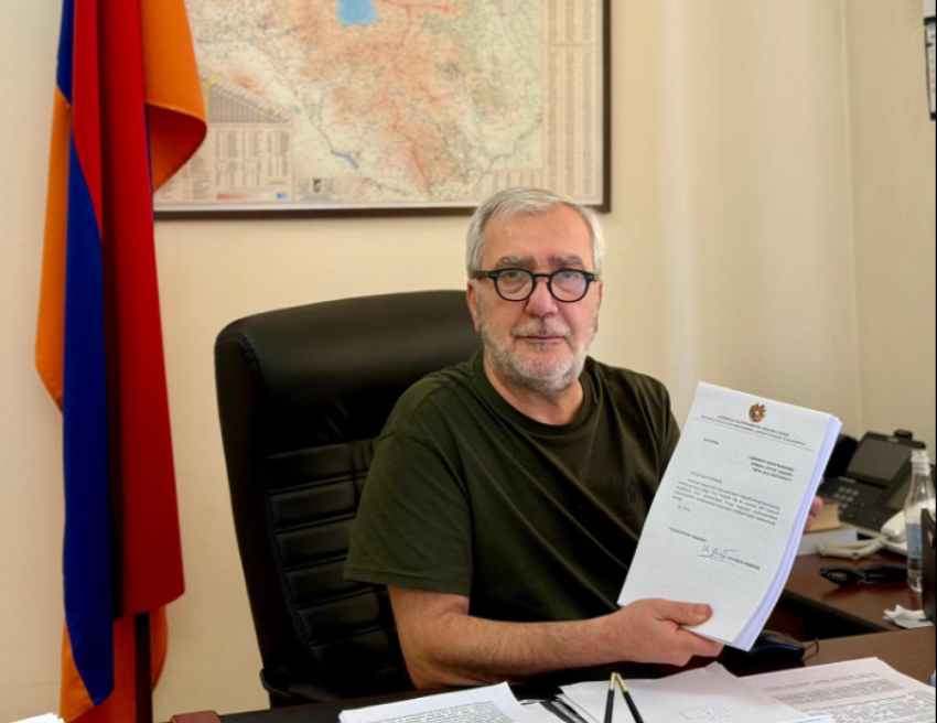 Անդրանիկ Քոչարյանն Ալեն Սիմոնյանին է ուղարկել 44-օրյայի հանգամանքների ուսումնասիրման նպատակով ստեղծված քննիչ հանձնաժողովի զեկույցը