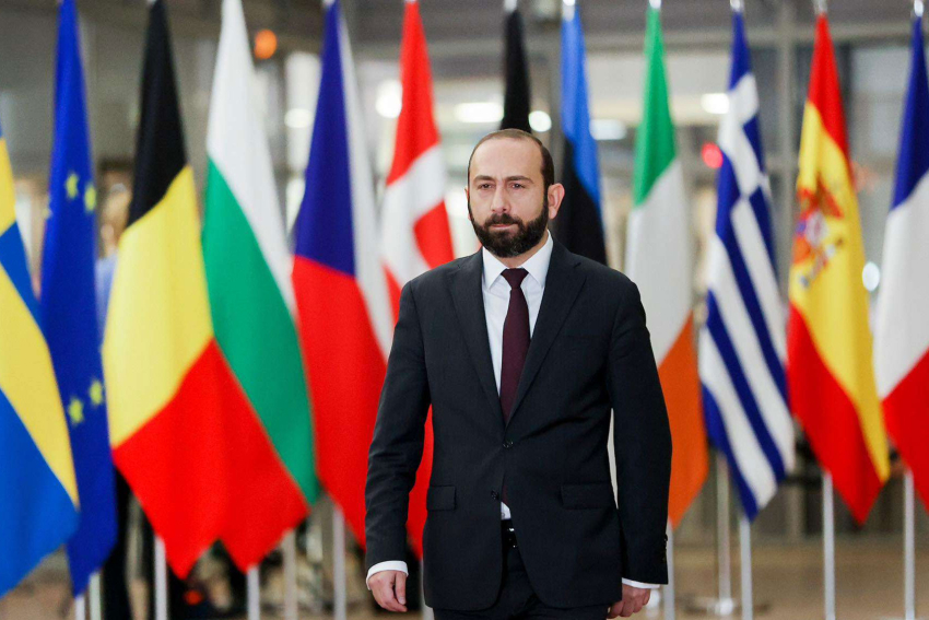 Արարատ Միրզոյանը մեկնել է Ալբանիա