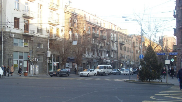 Երթևեկության կազմակերպման փոփոխություն՝ Մաշտոցի-Խորենացի և Մաշտոցի-Ամիրյան խաչմերուկներում
