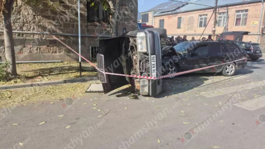 Արմավիրում բшխվել են 2 «Mercedes»-ները, որոնցից մեկը կողաշրջվել է և բшխվել ծառին․ կա վիրшվոր
