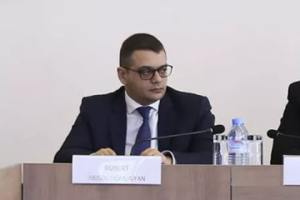 Ռոբերտ Աբիսողոմոնյանը նշանակվել է ԱԳ նախարարի տեղակալ