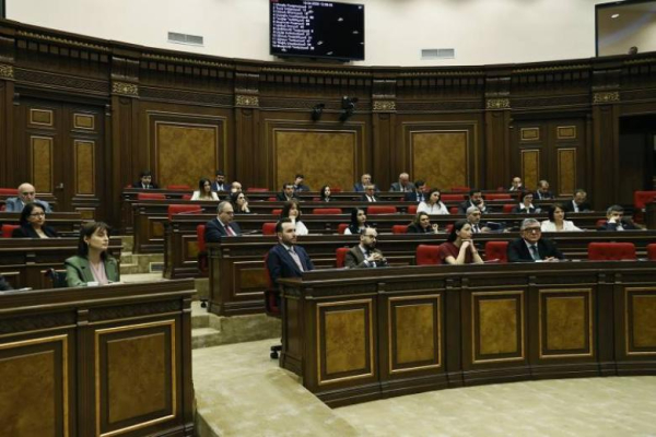 «Հրապարակ». ՔՊ-ում թաղման դեմքով էին