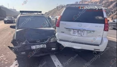 Երևան–Սևան ճանապարհինբախվել են Lexus-ն ու Opel Zafira-ն. կա վիրավոր