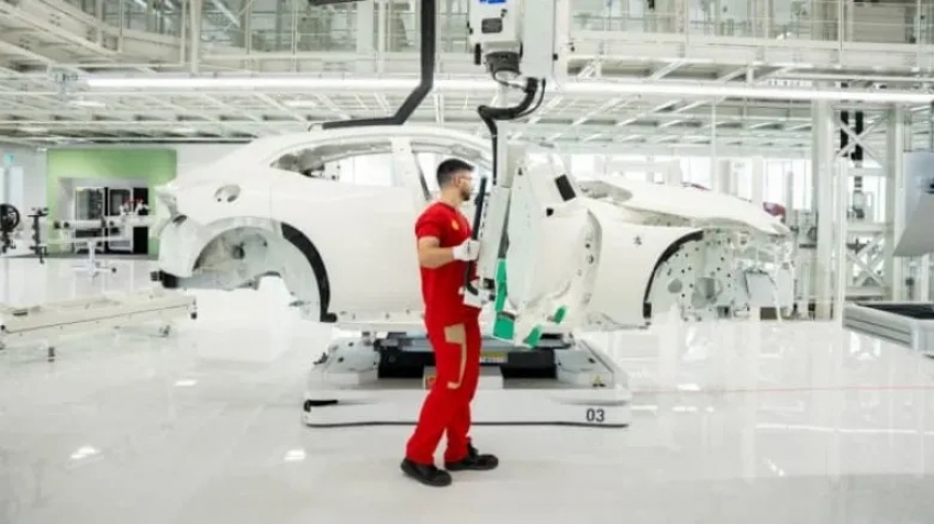 Ferrari-ն դանդաղեցնում է էլեկտրամոբիլների անցման տեմպը. ներկայացվել է առաջին մոդելը