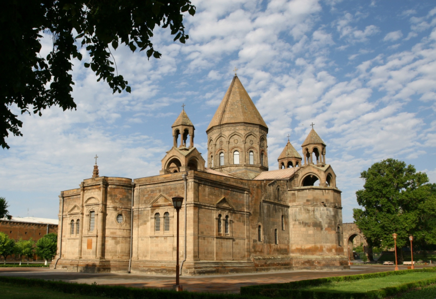 Բալթյան երկրների հայոց թեմի առաջնորդի արտահայտած որոշ մտքեր և դատողություններ խիստ սուբյեկտիվ են և վերագրելի չեն Եկեղեցուն. Մայր Աթոռ