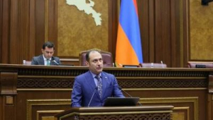 «Հրապարակ». Ուշագրավ արձանագրումներ Արտակ Զեյնալյանի վերաբերյալ