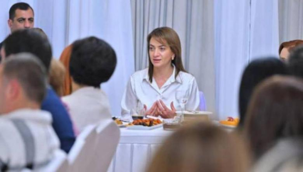 «Հրապարակ». Ինչո՞ւ է Աննա Հակոբյանն ընտրել Ստանիսլավսկու թատրոնը