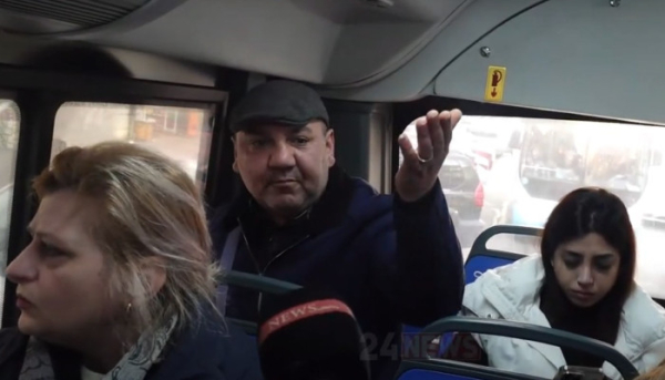«Իրանք Աստծուն թողել Նիկոլ են պաշտում։ Հերիք ա, զոմբի եք դառել սաղդ, նորմալ ազգն էս ի՞նչ դարձավ». քաղաքացի