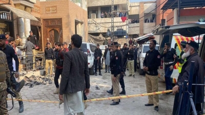 Երեք մահապարտ ահաբեկիչ հարձակում է գործել ոստիկանության կենտրոնակայանի վրա